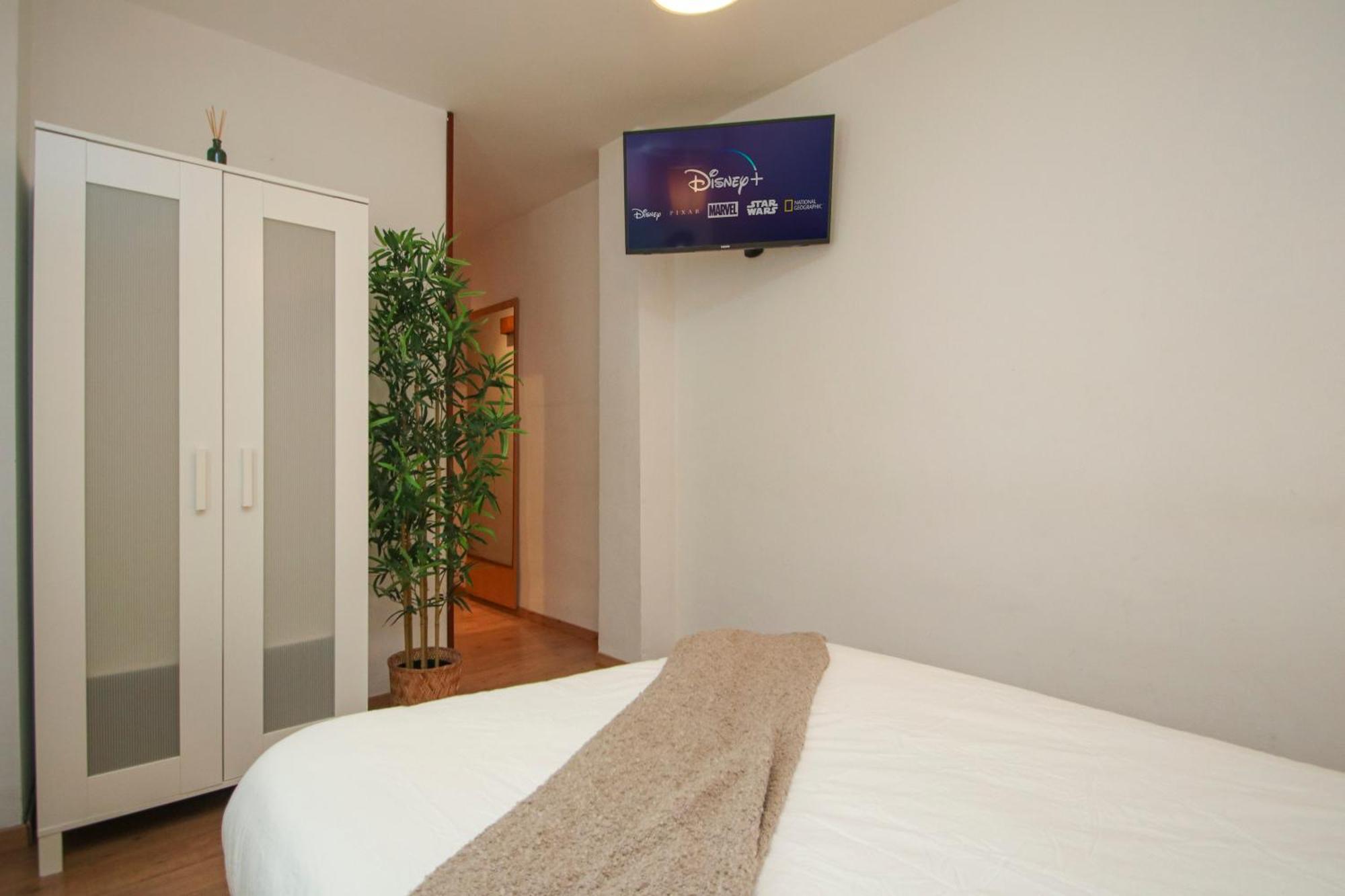 Spacious 2 Bedroom Apt In The Heart Of Triana Севиля Екстериор снимка