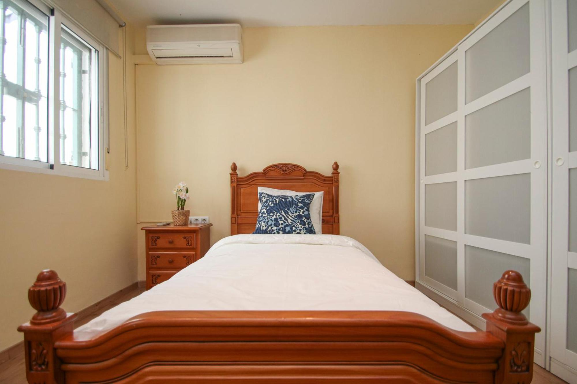Spacious 2 Bedroom Apt In The Heart Of Triana Севиля Екстериор снимка